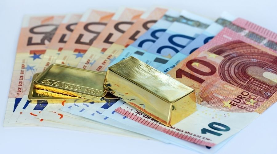 Investing In Gold vs Stocks Investing In Gold vs Stocks